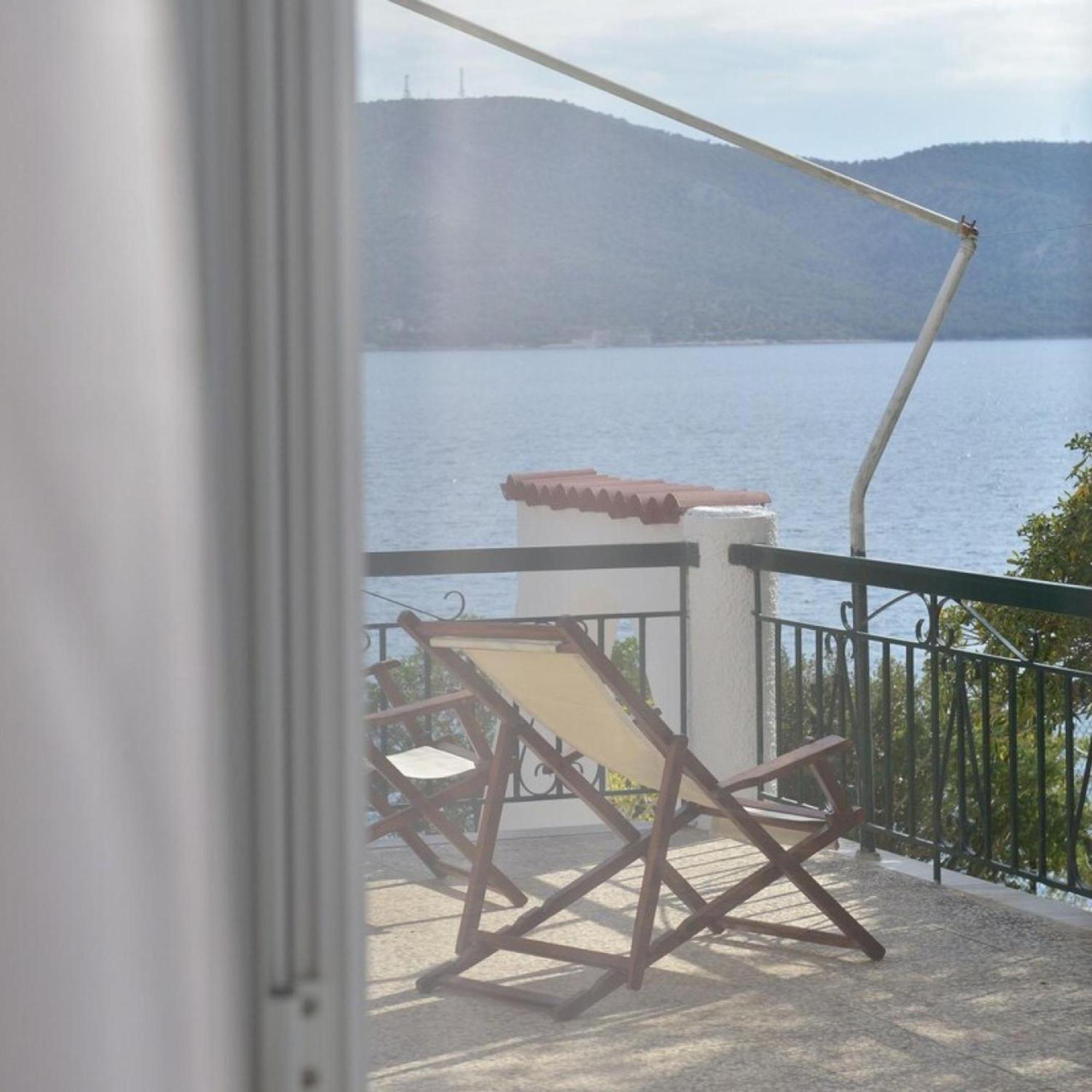 Salamis Beachfront House Eksteriør billede
